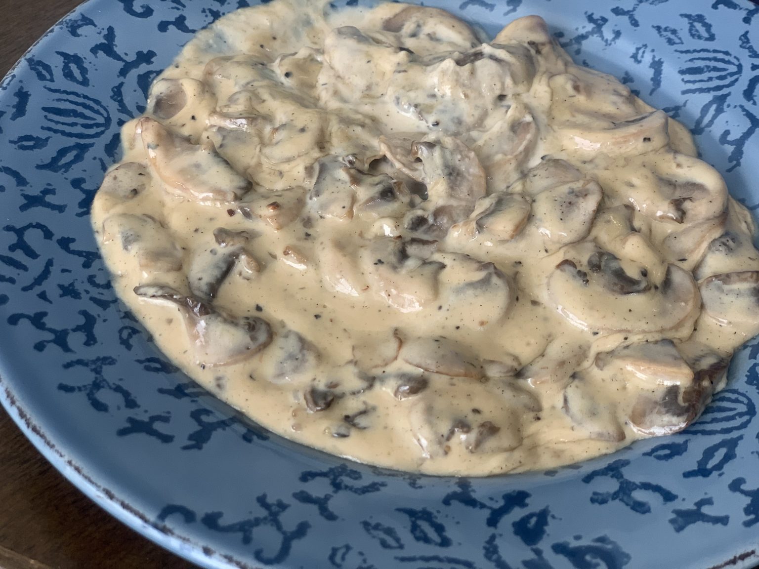 Creamy White Mushroom Sauce - Recipe Wonderland